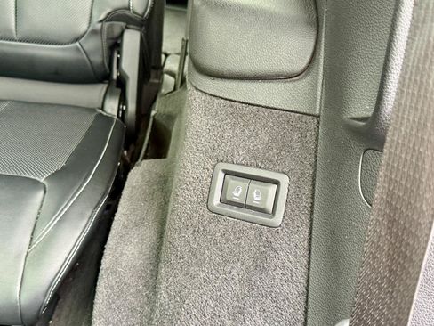 Used 2021 Jeep Grand Cherokee L Overland w/ Luxury Tech Group IV AWD/4WD image 39