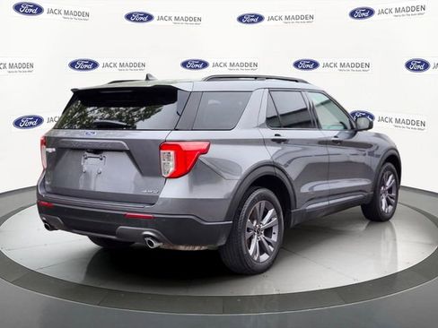 Certified 2022 Ford Explorer XLT w/ Equipment Group 202A AWD/4WD image 5