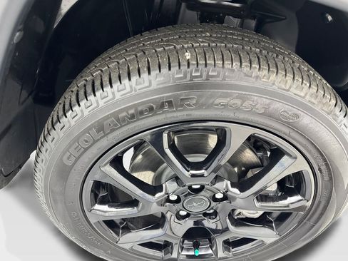 Used 2025 Jeep Compass Latitude w/ Altitude Special Edition image 85