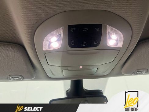 Used 2023 Chrysler Pacifica Touring-L AWD/4WD image 25