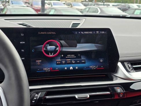 Used 2025 BMW X1 xDrive28i w/ Premium Package image 24