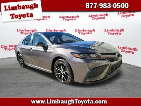 Used 2024 Toyota Camry SE w/ Protection Package (Q2) (TMS) image 1