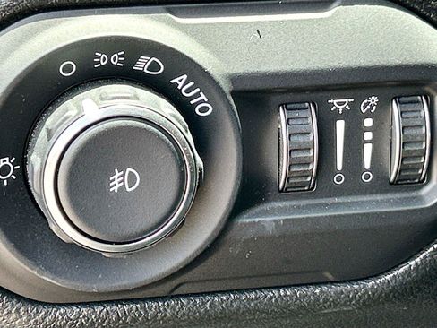 Used 2022 Jeep Wrangler Unlimited Sport AWD/4WD image 32