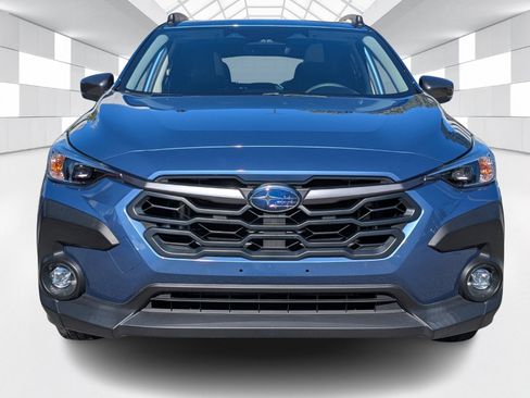 Used 2024 Subaru Crosstrek 2.0i Premium image 2