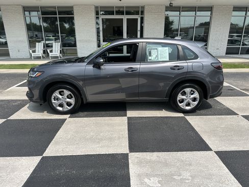 Used 2023 Honda HR-V LX image 1