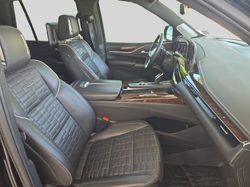 Used 2023 Cadillac Escalade Sport Platinum w/ LPO, ONYX Package AWD/4WD image 16
