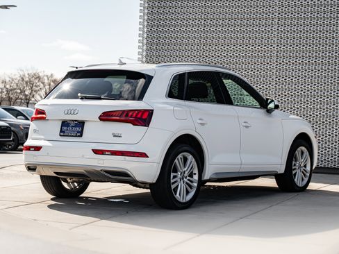 Used 2018 Audi Q5 2.0T Premium Plus w/ Premium Plus Package image 4