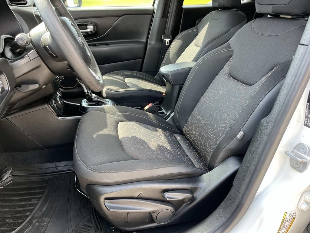 Used 2023 Jeep Renegade Latitude AWD/4WD image 29