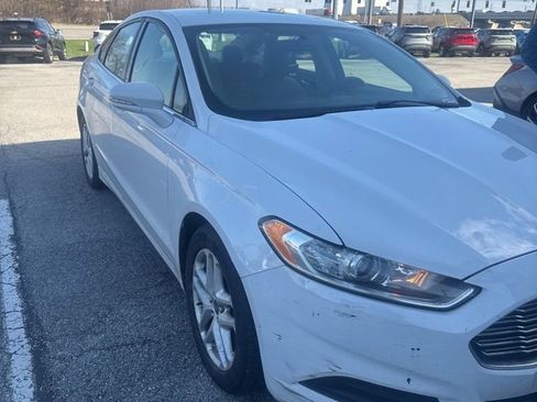 Used 2016 Ford Fusion SE image 6