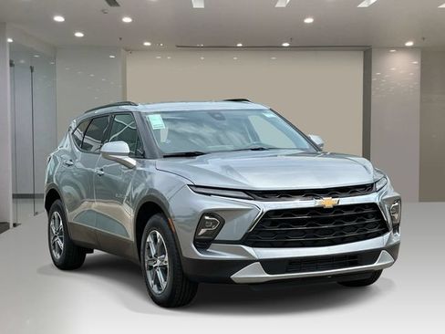 Used 2024 Chevrolet Blazer LT w/ Convenience Package FWD image 6