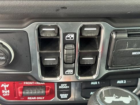 Used 2025 Jeep Wrangler Unlimited Rubicon AWD/4WD image 42