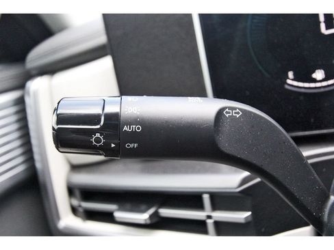Certified 2025 Hyundai Santa Fe SEL FWD image 20