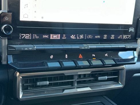 Used 2024 GMC Hummer EV 3X AWD/4WD image 21