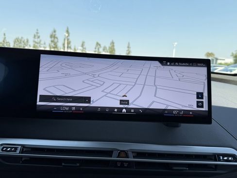 Used 2025 BMW iX xDrive50 w/ Premium Package image 28