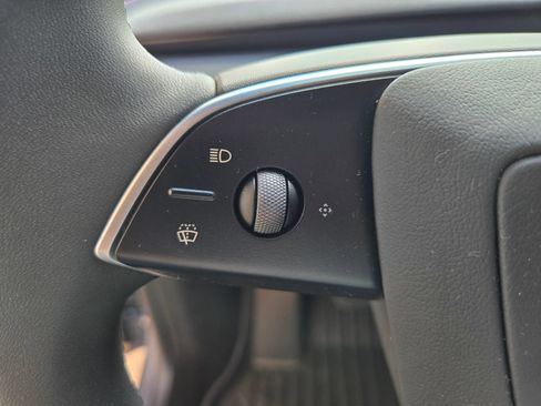 Used 2026 Tesla Model Y Long Range RWD image 13
