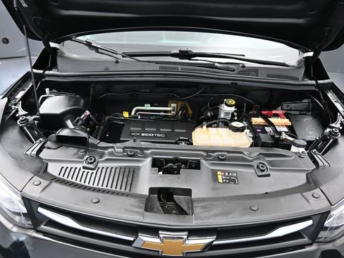 Used 2020 Chevrolet Trax LT w/ LT Convenience Package image 45