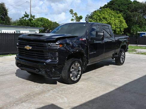 Used 2024 Chevrolet Silverado 2500 Custom w/ Custom Value Package AWD/4WD image 2