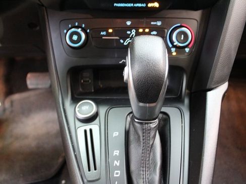 Used 2017 Ford Focus SE image 17