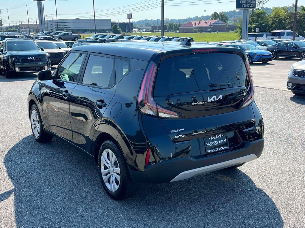 Used 2023 Kia Soul LX FWD image 28