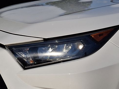 Used 2019 Toyota RAV4 LE w/ All Weather Liner Package AWD/4WD image 9