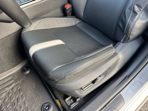 Used 2025 Toyota Camry SE image 19