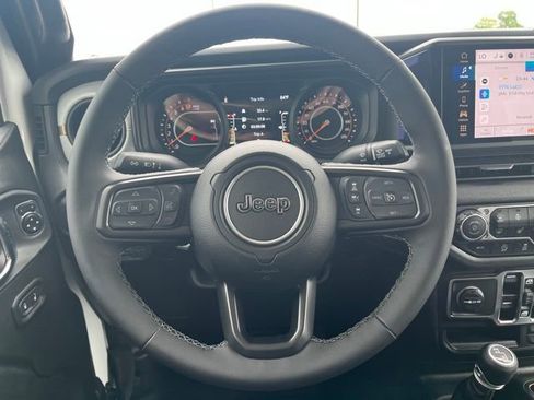 New 2025 Jeep Gladiator Sport image 15