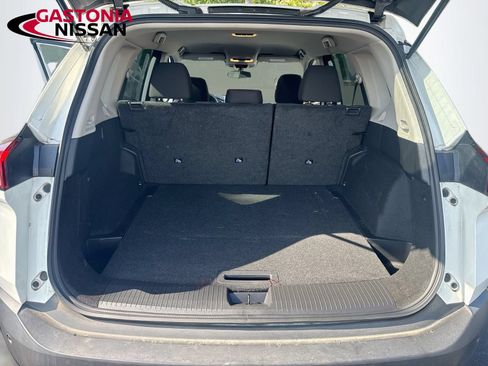 Used 2023 Nissan Rogue S AWD/4WD image 27