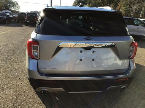 Used 2024 Ford Explorer Limited image 7