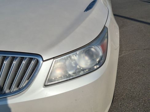 Used 2012 Buick LaCrosse Touring FWD image 10