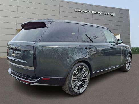 New 2026 Land Rover Range Rover Long Wheelbase SE AWD/4WD image 2