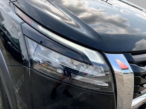 Certified 2024 Nissan Pathfinder SV FWD image 26