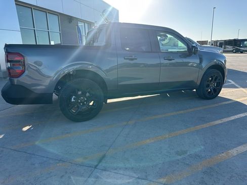 New 2026 Ford Maverick Lariat w/ Black Appearance Package image 8