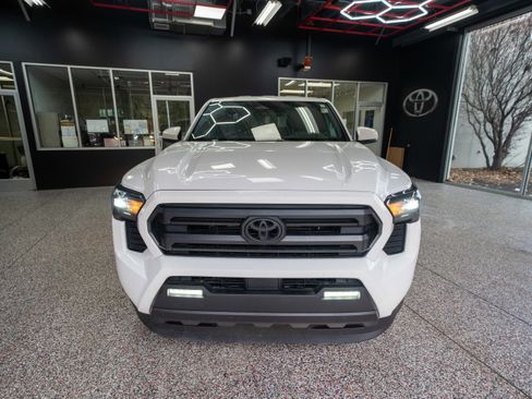 Used 2024 Toyota Tacoma SR5 image 6