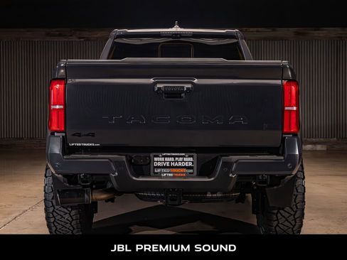 Used 2024 Toyota Tacoma TRD Sport w/ TRD Sport Premium Package AWD/4WD image 8