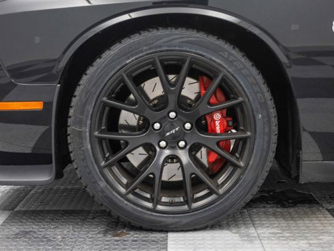 Used 2015 Dodge Challenger SRT Hellcat image 15