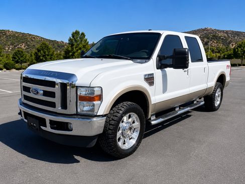Used 2010 Ford F250 Lariat AWD/4WD image 2