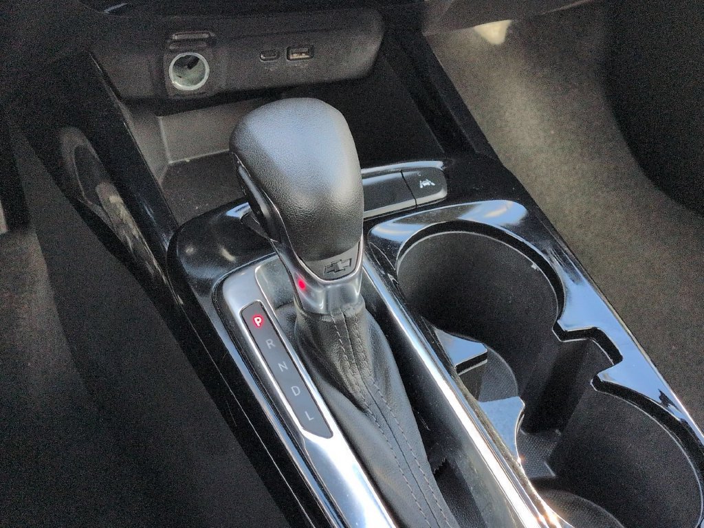 Used 2025 Chevrolet Trax LT w/ LT Convenience Package FWD image 19