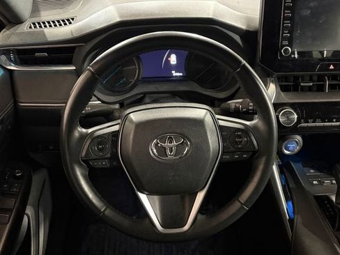 Certified 2022 Toyota Venza XLE image 24