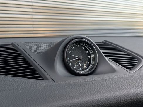 New 2026 Porsche Macan image 22