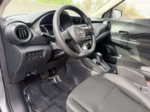 Used 2025 Nissan Kicks Play S image 2