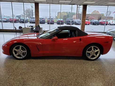 Used 2005 Chevrolet Corvette Convertible image 2