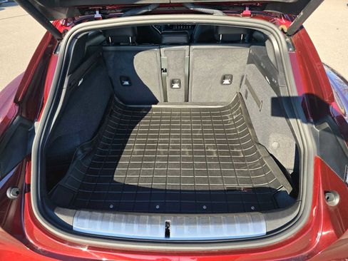 Used 2023 Porsche Taycan 4S w/ Technology Package image 16