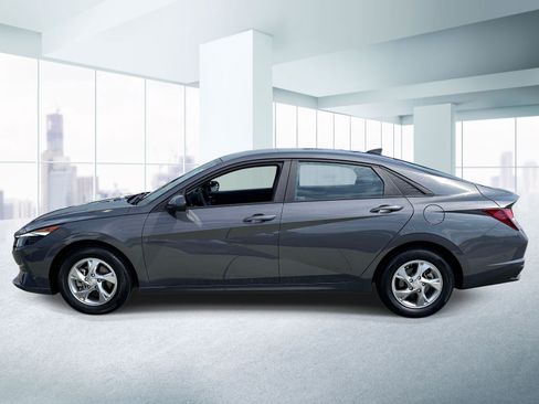 Used 2023 Hyundai Elantra SE FWD image 2