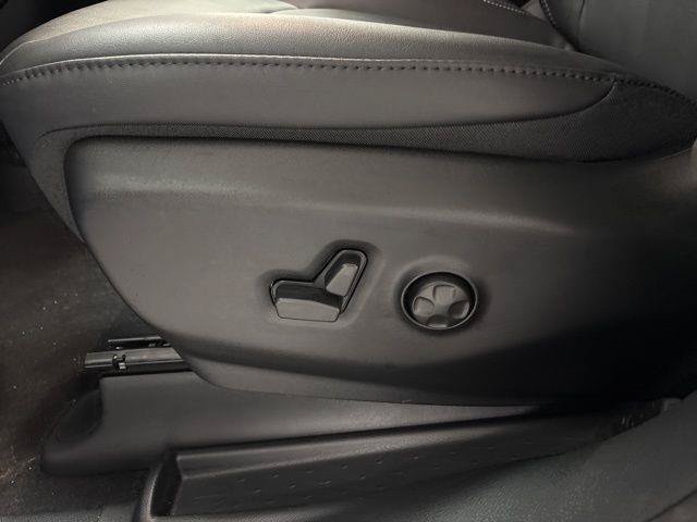 New 2026 Chrysler Pacifica Select w/ S Appearance Package AWD/4WD image 9