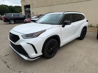 Used 2024 Toyota Highlander XSE AWD/4WD video 1