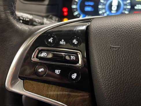 Used 2020 Cadillac Escalade Premium Luxury AWD/4WD image 24