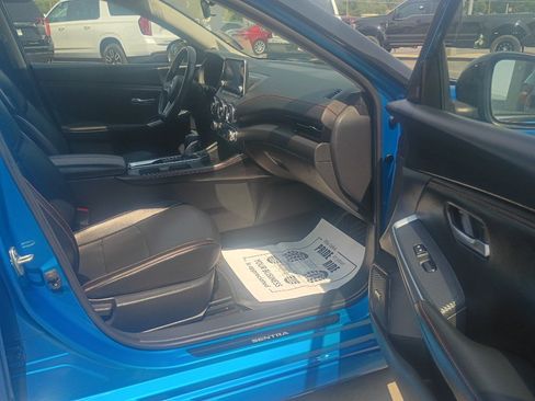 Used 2025 Nissan Sentra SR w/ SR Premium Package FWD image 13