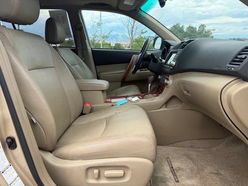 Used 2010 Toyota Highlander Limited AWD/4WD image 28
