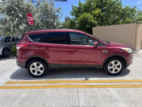 Used 2016 Ford Escape SE AWD/4WD image 4