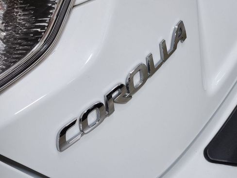 Used 2020 Toyota Corolla LE image 25